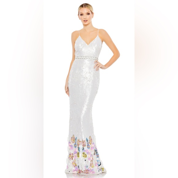 Mac Duggal Dresses & Skirts - MAC DUGGAL V-neck White Pearl Sequin Gown With Floral Hem Detail Size 6 NWT
